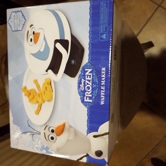 Disney Frozen Waffle Maker Olaf. NEW - Picture 5 of 11